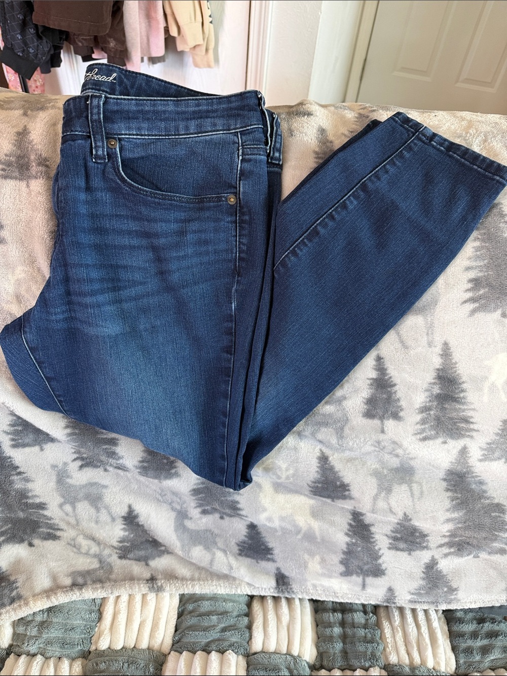 Universal Thread Dark Blue Skinny Jeans